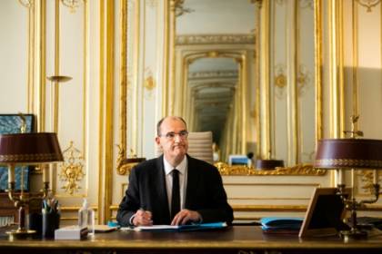 Castex dans le Cher pour renforcer les aides aux viticulteurs.jpg