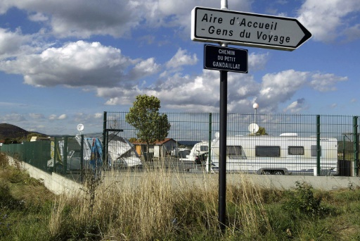 Pollution, exclusion : un rapport dénonce les conditions de vie "indignes" des gens du voyage en France
