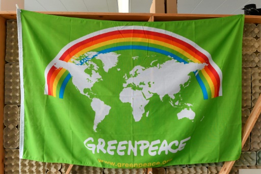 Greenpeace pas d'humeur à sabler le champagne pour son 50e anniversaire