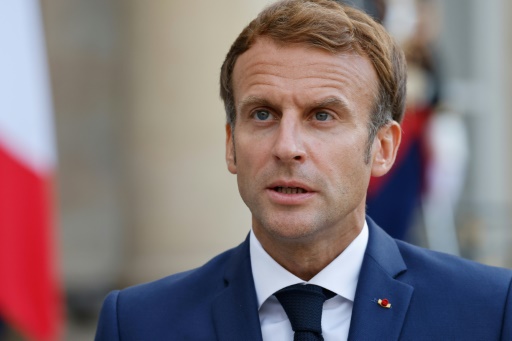 Macron reçoit des Harkis pour "apaiser" les mémoires