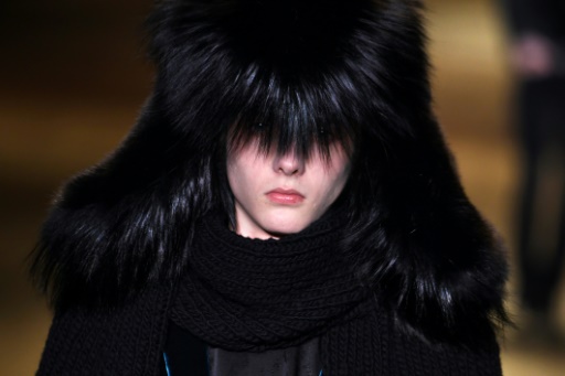 Kering met fin à la fourrure animale dans toutes les collections du groupe