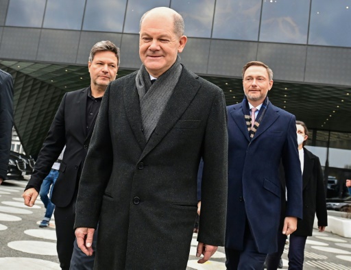 Allemagne : Olaf Scholz devient chancelier et referme l'ère Merkel