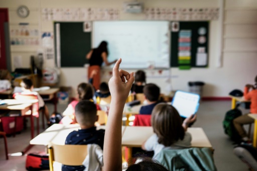 Covid : pas d'"explosion" des cas à l'école mais hausse des tests, selon Blanquer