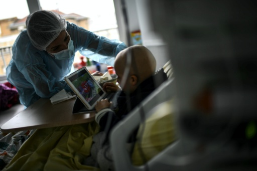 En France, les enfants trop souvent oubliés dans la recherche contre le cancer