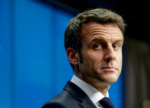 Présidentielle: Macron se lance enfin, ses adversaires à l'affût