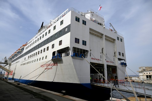 A Marseille, un ferry transformé en hôtel flottant pour réfugiés ukrainiens