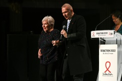 Serge Klarsfeld et Line Renaud distingués par la Légion d'honneur.jpg