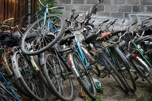 Ukraine : près du front Sud, une garderie à vélos pour attendre le retour de la paix