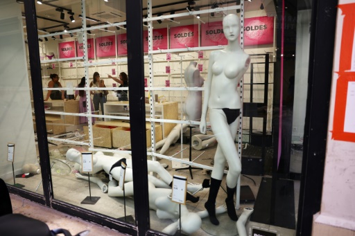 Prolongation des soldes pour aider les commerçants touchés par les émeutes