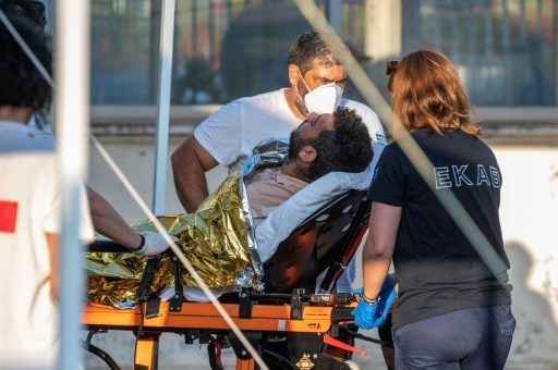 Grèce : des dizaines de migrants meurent noyés dans l'un des pires naufrages