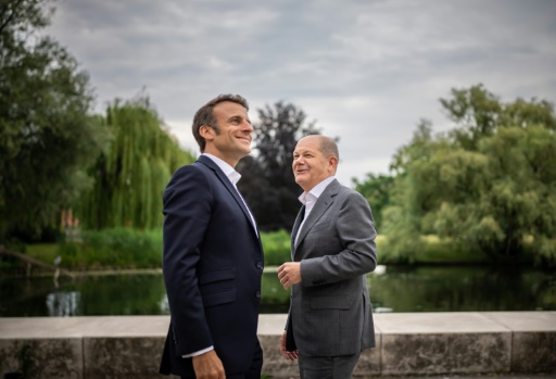 Un tour en bateau sur l'Elbe pour relancer le couple franco-allemand