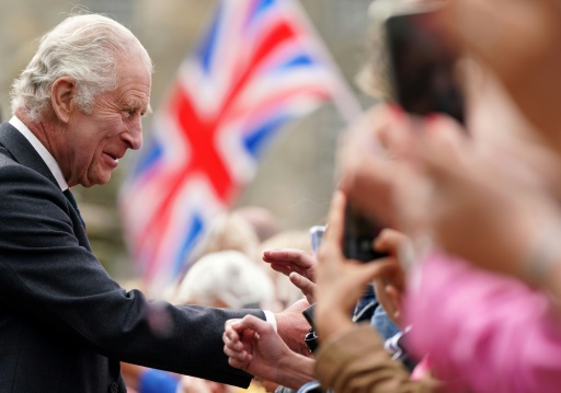 Le roi Charles III reprend ses activités publiques en dépit de son cancer