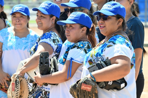 L'équipe indigène de softball féminin qui a défié le machisme au Mexique débarque à Hollywood