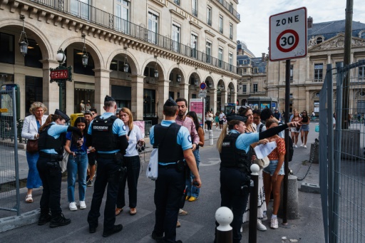 JO-2024: à J-6 de la cérémonie d'ouverture, les bords de Seine sous cloche