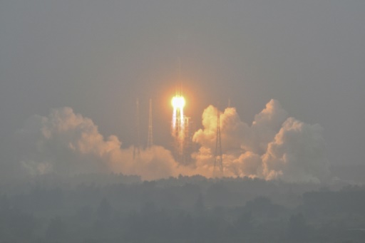 Une sonde chinoise doit rentrer sur Terre avec d'inédits échantillons lunaires