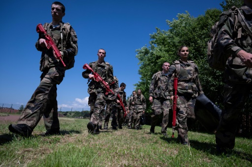 De Belfort au défilé du 14 juillet, l'armée teste une nouvelle méthode de recrutement