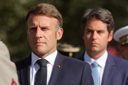 Macron écarte un gouvernement NFP et suscite la fureur de la gauche