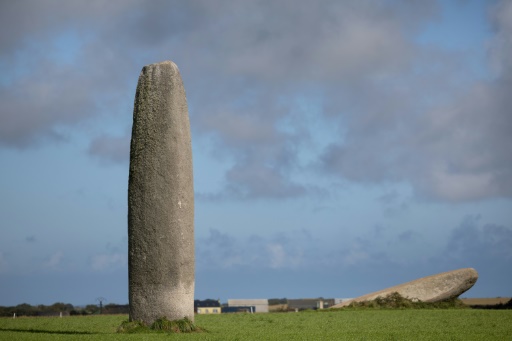 Bretagne : un projet de parc éolien bloqué par des menhirs