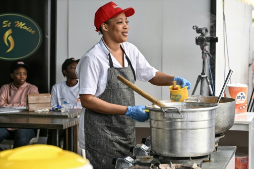 En quête d'un record du monde, une cheffe ivoirienne crée un engouement national