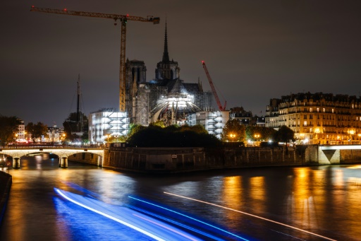 Notre-Dame prête à accueillir de nouveau le "monde entier" à partir du 8 décembre