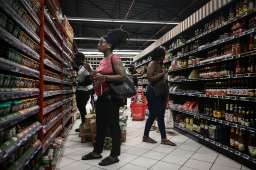 Couvre-feu prolongé en Martinique, les négociations contre la vie chère au point mort