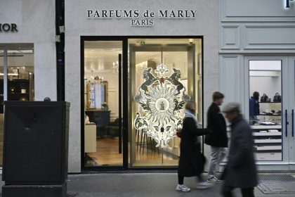 "On a des croissances absolument incroyables", explique à l'AFP Julien Sausset, directeur général de Parfums Marly qui devrait atteindre les 600 millions de dollars de ventes en 2024