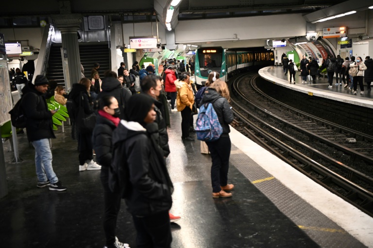 Palpations, caméras-piétons : les députés sévissent sur la sécurité dans les transports