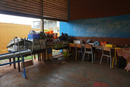 Des fournitures devant être distribuées dans les classes à la rentrée scolaire, dans l'école primaire du village de Tsoundzou 2, à Mamoudzou, le 25 janvier 2025