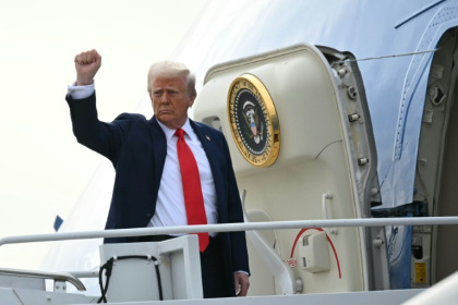 Donald Trump embarque sur Air Force One, le 25 janvier 2025 à Las Vegas (Nevada)