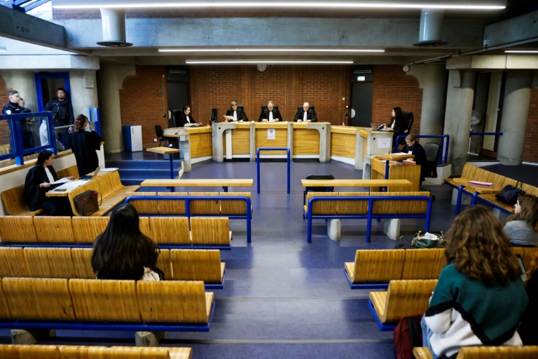 Avec les avocats commis d'office de Bobigny, le contre-la-montre de la défense d'urgence
