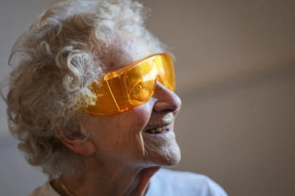Dorothea Barron, 100 ans, vétérane britannique de la Seconde Guerre mondiale, lors d'un cours de yoga à la salle des fêtes de Harlow, le 31 mars 2025 au nord de Londres - Adrian DENNIS (AFP) Dorothea Barron, 100 ans, vétérane britannique de la Seconde Guerre mondiale, lors d'un cours de yoga à la salle des fêtes de Harlow, le 31 mars 2025 au nord de Londres - Adrian DENNIS (AFP)