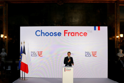 Le président français Emmanuel Macron prononce un discours lors de l'édition 2024 du sommet Choose France, le 13 mai 2024 à Versailles (Yvelines) - Ludovic MARIN (AFP) Le président français Emmanuel Macron prononce un discours lors de l'édition 2024 du sommet Choose France, le 13 mai 2024 à Versailles (Yvelines) - Ludovic MARIN (AFP)
