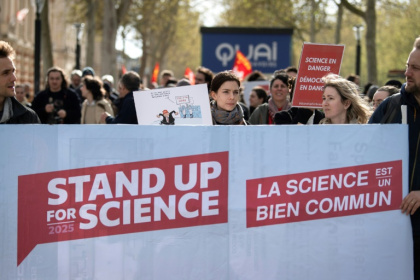 Manifestation de soutien au milieu scientifique américain, à Toulouse, le 3 avril 2025 - Matthieu RONDEL (AFP) Manifestation de soutien au milieu scientifique américain, à Toulouse, le 3 avril 2025 - Matthieu RONDEL (AFP)