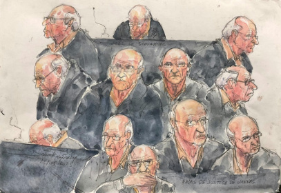 Croquis d'audience du 22 mai 2025 montrant l'ex-chirurgien pédocriminel Joël Le Scouarnec réagissant lors de l'audience de son procès pour viols et agressions sexuelles, au palais de justice de Vannes, dans le Morbihan - Benoit PEYRUCQ (AFP) Croquis d'audience du 22 mai 2025 montrant l'ex-chirurgien pédocriminel Joël Le Scouarnec réagissant lors de l'audience de son procès pour viols et agressions sexuelles, au palais de justice de Vannes, dans le Morbihan - Benoit PEYRUCQ (AFP)