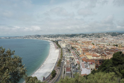 Vue sur la côte, la Promenade des Anglais et le Vieux-Nice au premier plan, le 2 juin 2025 - Julie SEBADELHA (AFP) Vue sur la côte, la Promenade des Anglais et le Vieux-Nice au premier plan, le 2 juin 2025 - Julie SEBADELHA (AFP)