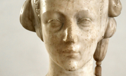 Photo non datée diffusée par le musée SNM-Spiš de Levoča, en Slovaquie, montre un buste en marbre attribué au sculpteur italien de la Renaissance Donatello, représentant la noble italienne Cecilia Gonzaga - JOE KLAMAR (AFP) Photo non datée diffusée par le musée SNM-Spiš de Levoča, en Slovaquie, montre un buste en marbre attribué au sculpteur italien de la Renaissance Donatello, représentant la noble italienne Cecilia Gonzaga - JOE KLAMAR (AFP)