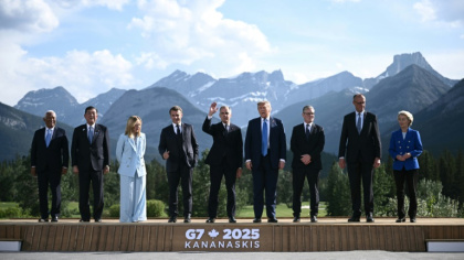 Photo de groupe des dirigeants pendant le sommet du G7, à Kananaskis, au Canada - Brendan SMIALOWSKI (AFP)