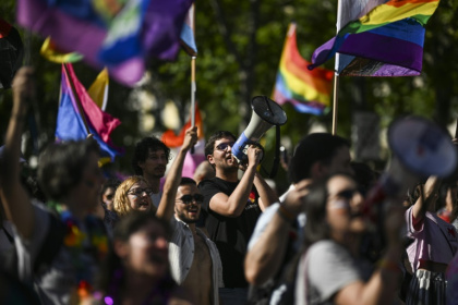 Des participants au défilé annuel de la fierté LGBTQ+ à Lisbonne, le 6 juin 2025 au Portugal - Patricia DE MELO MOREIRA (AFP) Des participants au défilé annuel de la fierté LGBTQ+ à Lisbonne, le 6 juin 2025 au Portugal - Patricia DE MELO MOREIRA (AFP)