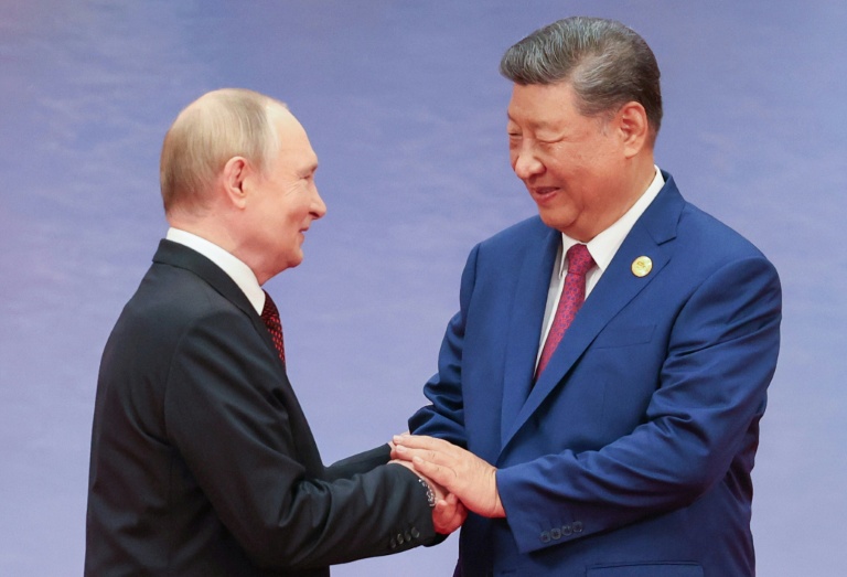 Xi réunit Poutine et les grands d'Eurasie, dénonce un esprit de "guerre froide"