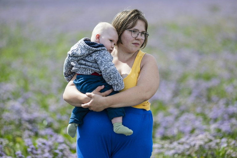 Dans le Pas-de-Calais, un accompagnement des mères adolescentes