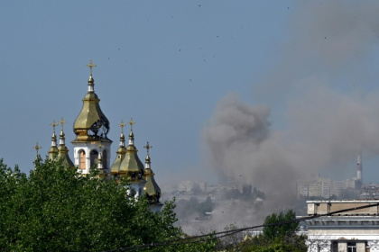 Une attaque de drone russe à Kharkiv, le 7 juillet 2025 en Ukraine - SERGEY BOBOK (AFP)