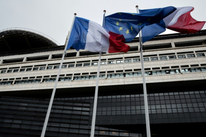 Emprunter sur dix ans pourrait bientôt coûter plus cher à la France qu'à l'Italie - JOEL SAGET (AFP) Emprunter sur dix ans pourrait bientôt coûter plus cher à la France qu'à l'Italie - JOEL SAGET (AFP)