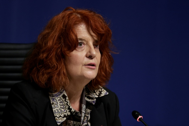 Casse du Louvre : deux suspects mis en examen, bijoux toujours dans la nature