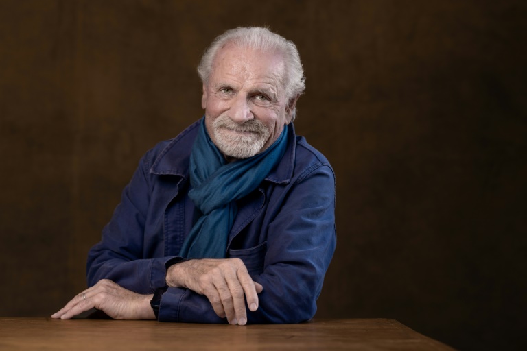 Yann Arthus-Bertrand tire le portrait des Français, moins "fracturés" qu'on ne le dit