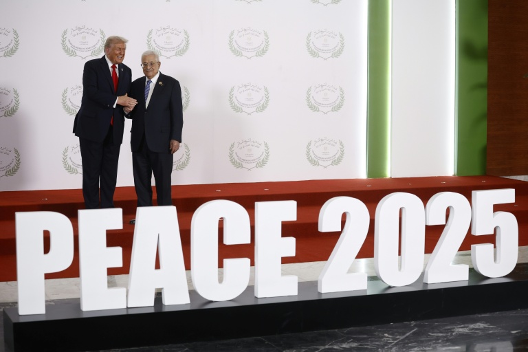 Au sommet sur Gaza, Trump proclame un "jour formidable pour le Moyen-Orient"