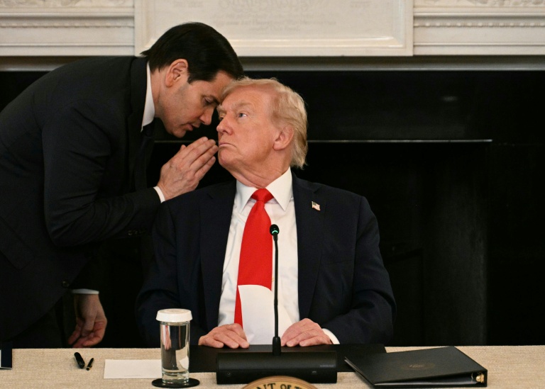 Israël et le Hamas annoncent un accord de cessez-le-feu à Gaza sous l'égide de Trump