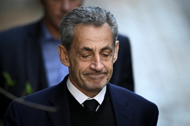 Nicolas Sarkozy est en prison, une première historique Nicolas Sarkozy est en prison, une première historique