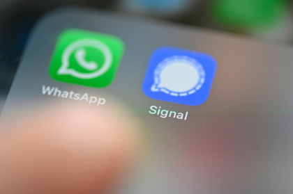 Les applications de messageries cryptées sont particulièrement opposées à l'adoption d'un texte pour lutter contre la diffusion d'images pédopornographiques, qu'elles jugent dangereux pour le respect de la vie privée - Damien MEYER (AFP) Les applications de messageries cryptées sont particulièrement opposées à l'adoption d'un texte pour lutter contre la diffusion d'images pédopornographiques, qu'elles jugent dangereux pour le respect de la vie privée - Damien MEYER (AFP)