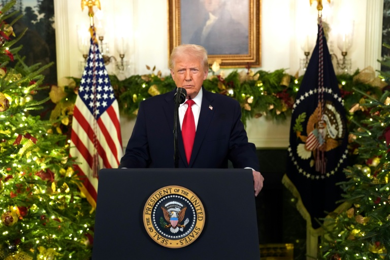 Trump maintient son cap économique, accable Biden et les immigrés