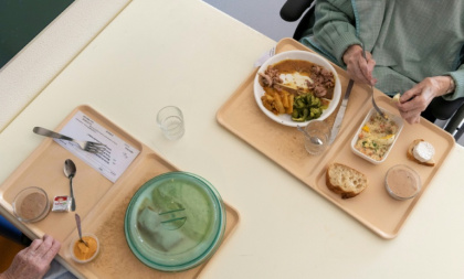 Maladie "insidieuse" et sous-diagnostiquée, parfois en raison d'idées fausses, la dénutrition toucherait un million de Français de plus de 65 ans - Thierry ZOCCOLAN (AFP)